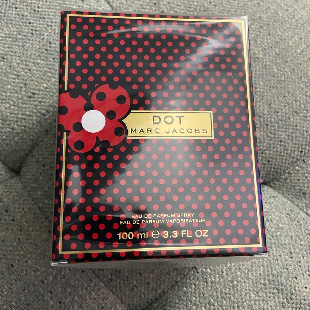Marc Jacobs Dot